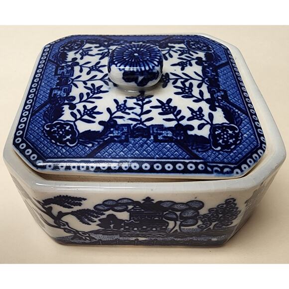 Vintage Moriyama Japan Blue Willow Covered Dish Porcelain Container Rare - Picture 1 of 13